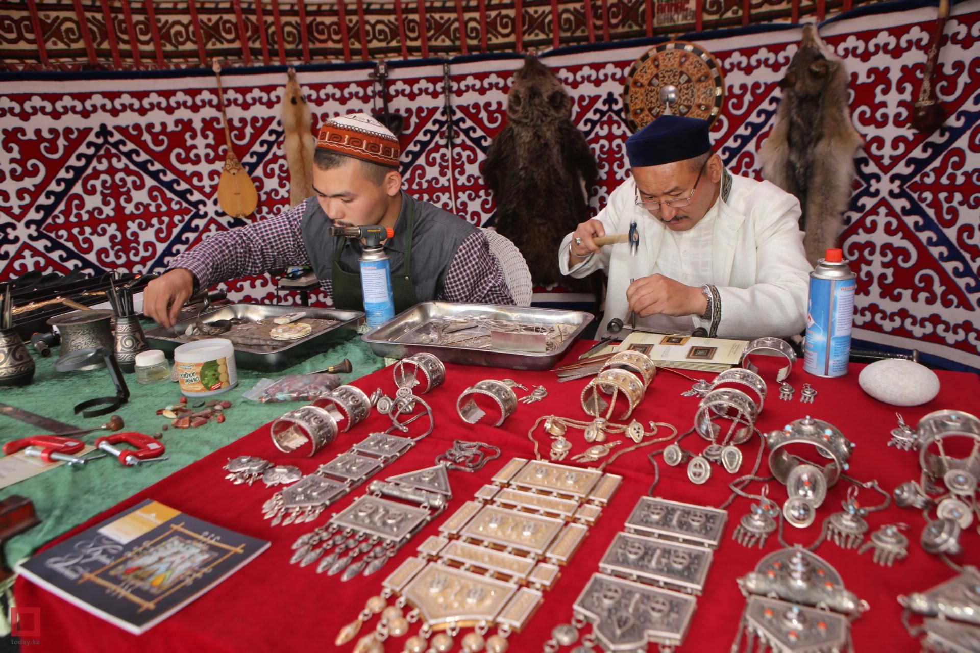 ювелирные украшения казахстан